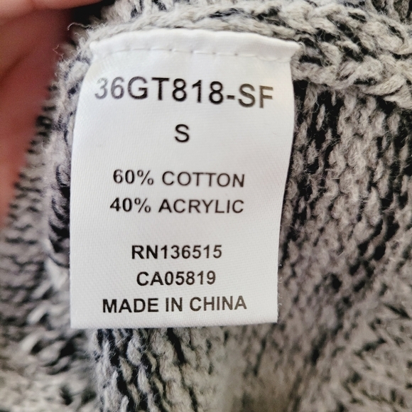 Harper Lane Gray Black White Crochet Open Knit‎ Sweater - Picture 9 of 11